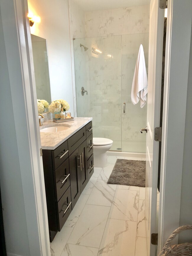 Photo - 1901 Summit Ave Unidad 304