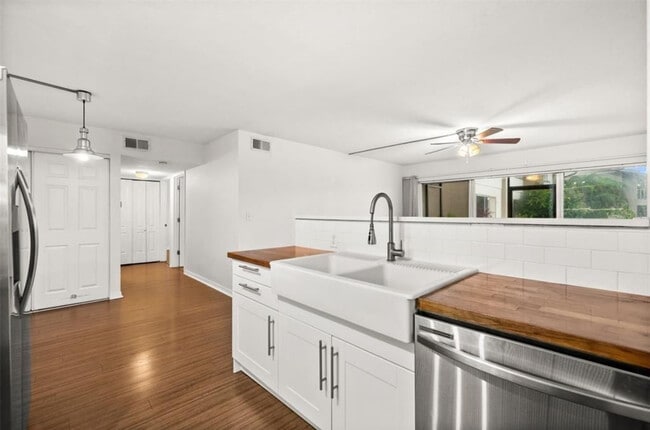 Photo - 2938 Clark Rd