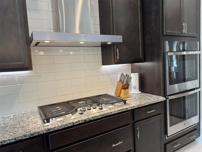 Photo - 12150 Bastille Cir S