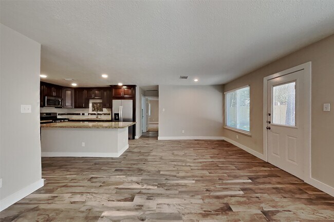 Photo - 18116 Red Pine Ct
