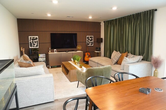 13814 Solara St