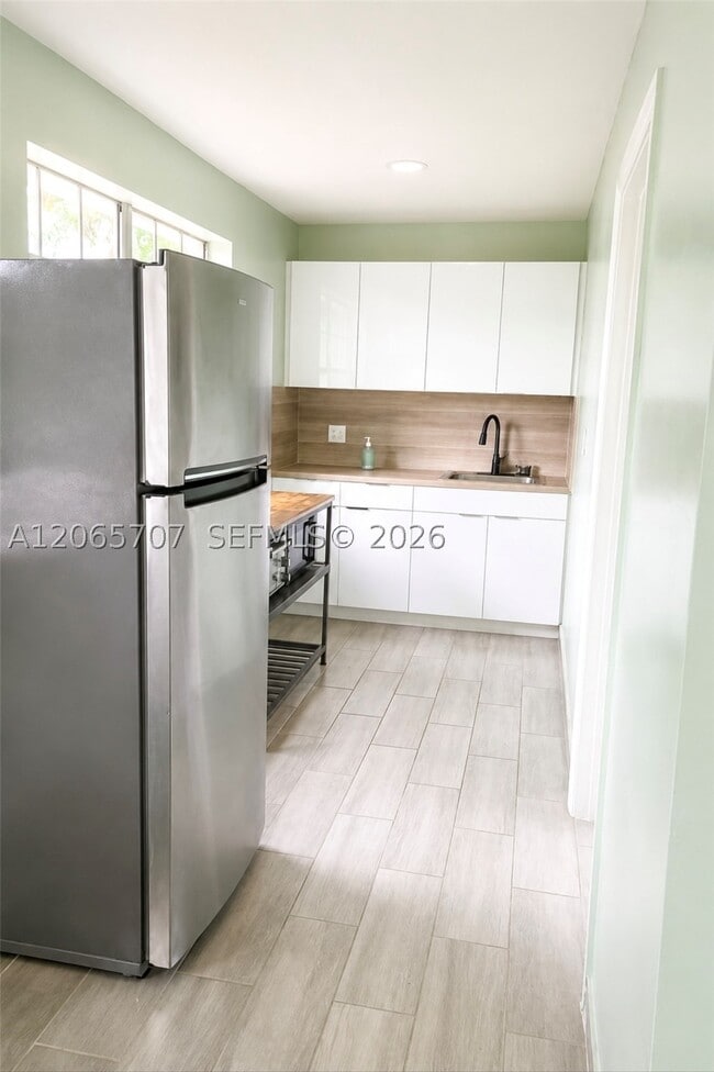 Photo - 359 W 12th St Unit 3