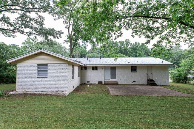 Photo - Limited-Time Promo! Get $500 OFF Your First Month's Rent!