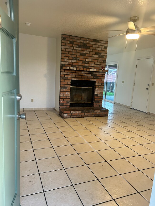 Photo - 1008 Shadow Ridge Dr