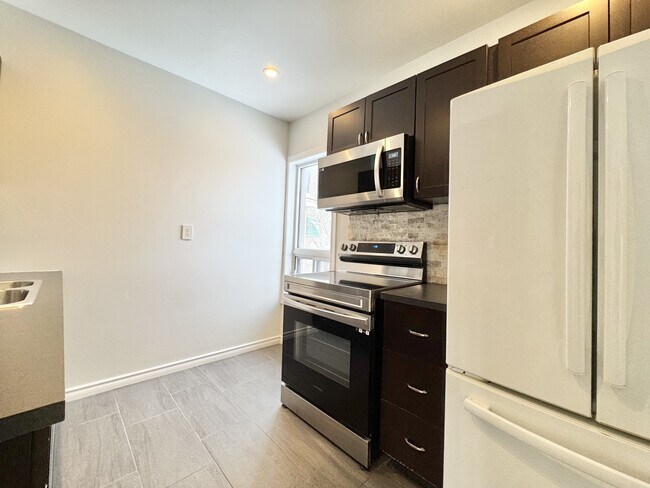 Photo - 97 Garfield Ave S