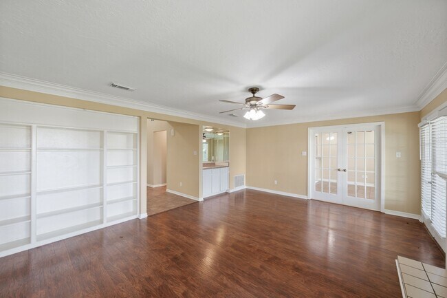Photo - 8030 Pine Falls Dr
