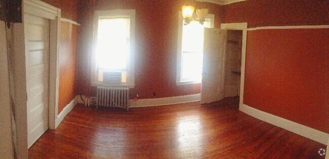 Building Photo - 12 Oswald St Unit 1 Rental
