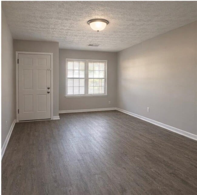 Photo - 848 Wilson Cir SW