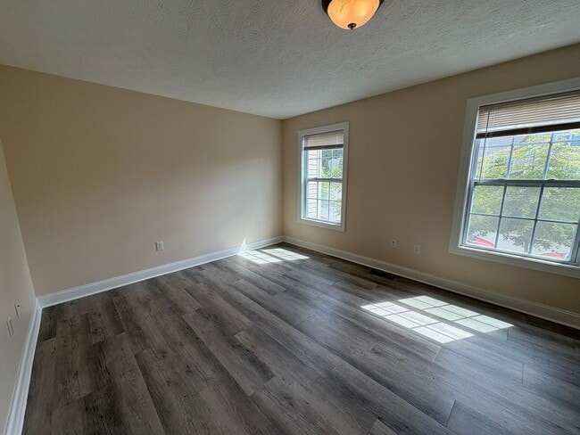 Photo - 730 Twisted Oak Dr NW