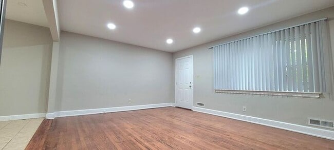 Photo - Beautifully Renovated 2BD/1BA Duplex in Hickory!
