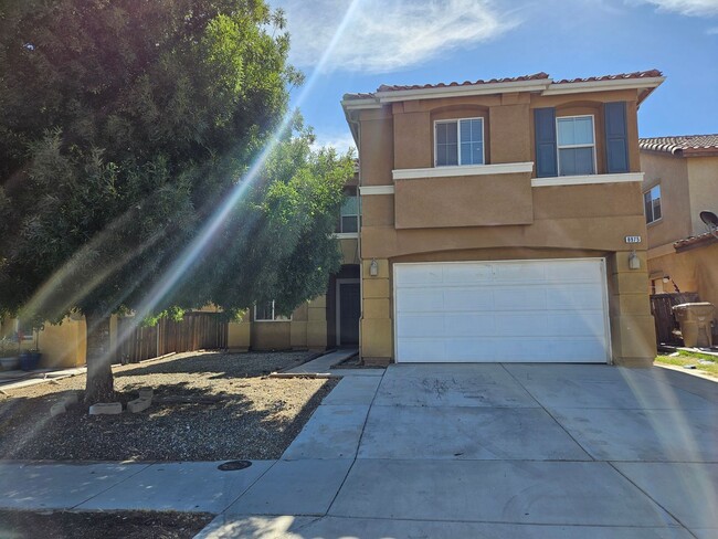 5 BEDROOM OAK HILLS / HESPERIA HOME - 5 BEDROOM OAK HILLS / HESPERIA HOME