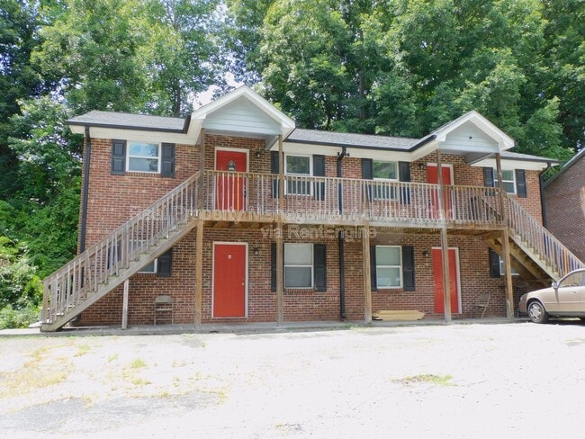 Building Photo - 2406 Markwood Ln SE Unit C