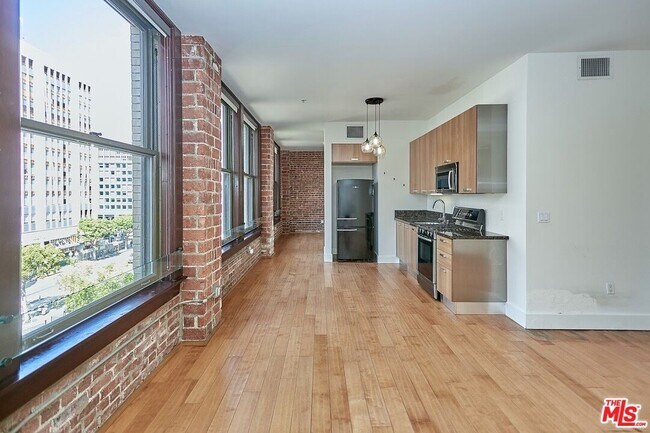 Photo - 460 S Spring St Unidad 501 Rental