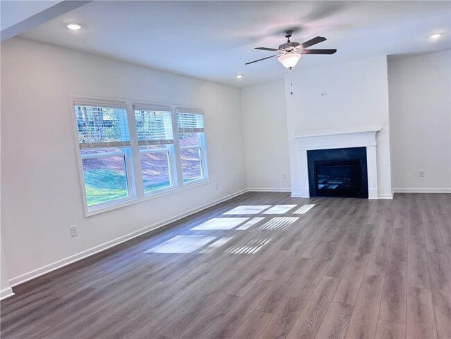 Photo - 334 Silverleaf Trl