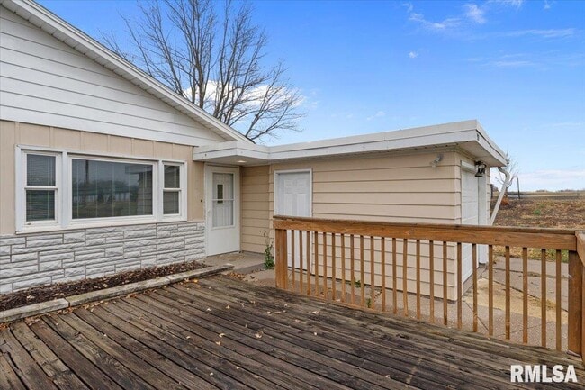 Photo - 925 2nd Ave E