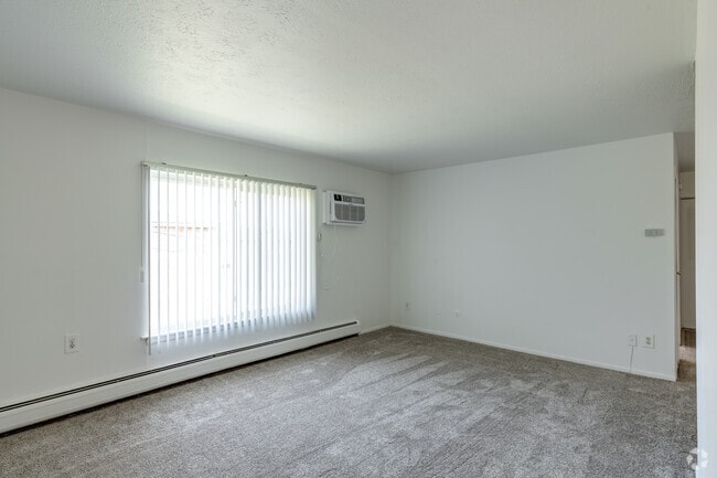 1BR, 1BA - 730SF