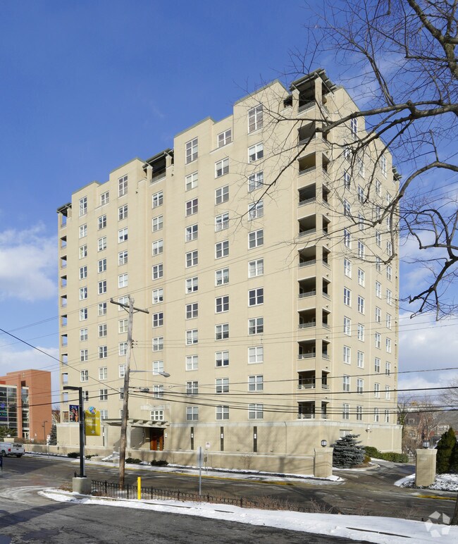 Primary Photo - The Madison on Bellefield