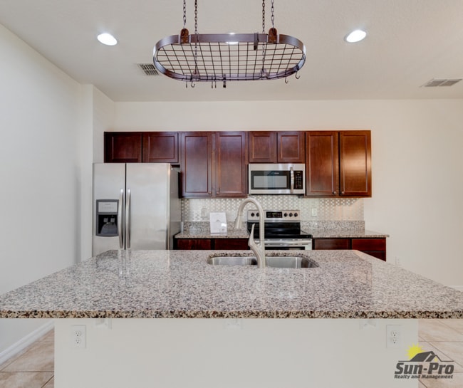 Photo - 1657 Pham Dr