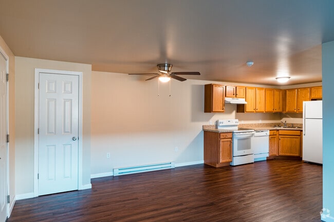2BR, 1BA - 730SF - Kitchen and Dining Area