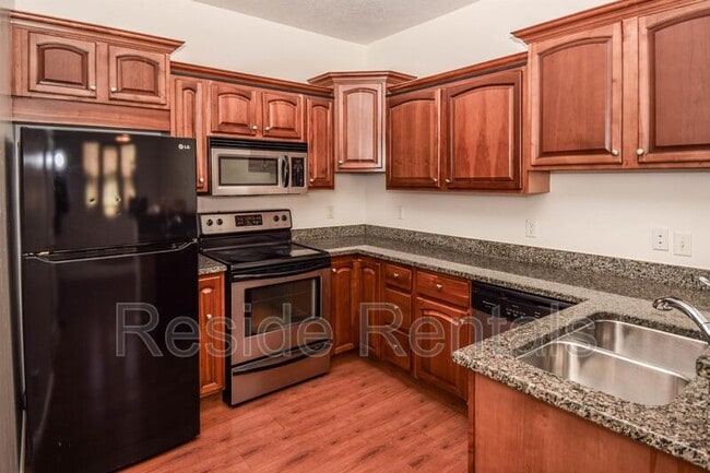 Photo - 537 W 1570 N