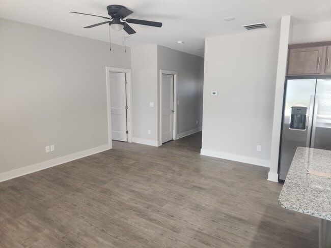 Photo - 1108 SE 8th St