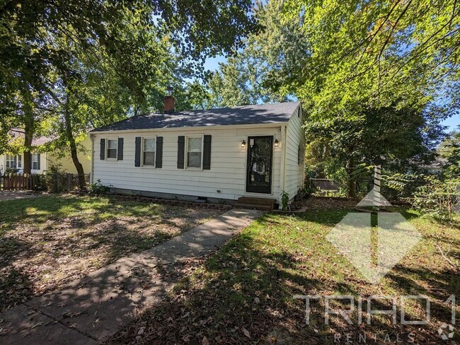 Building Photo - Adorable 2bed/1bath house w/ FENCED IN YARD