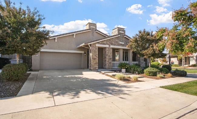 Photo - 602 Criolla Dr