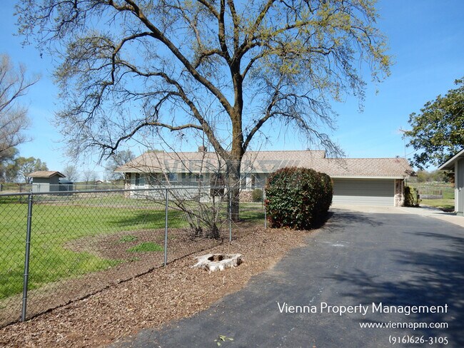 Photo - 1075 Big Ben Rd