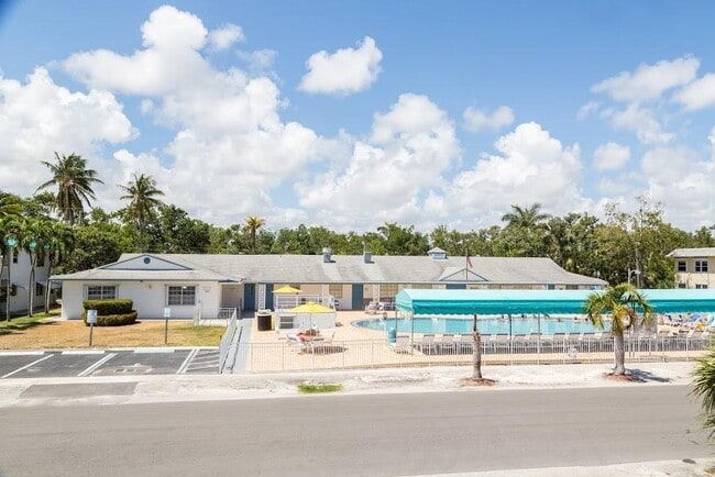 Photo - 1451 N 12th Ct Unit 11A