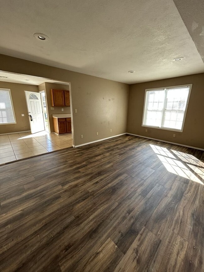 Photo - Very Nice 3BR/2BA Duplex on Dead End Street!