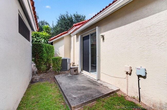 5225 Brookview Dr