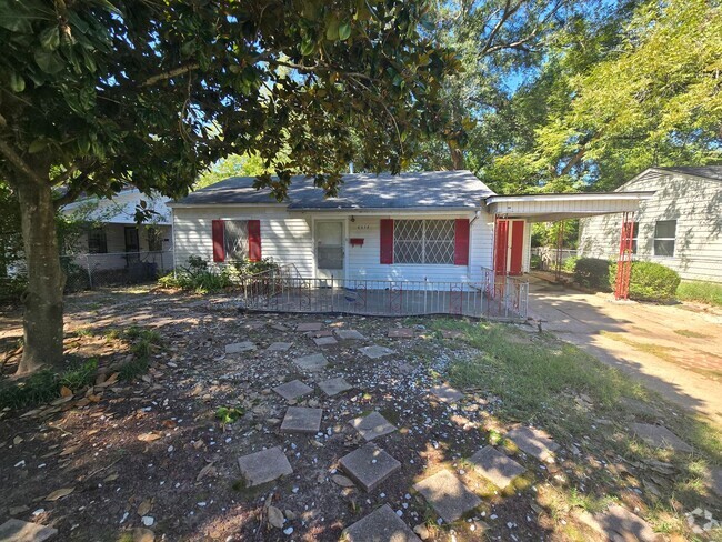 Building Photo - 2 bedroom 1 bathroom Rental