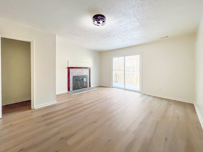 Photo - 16 Fox Hill Dr