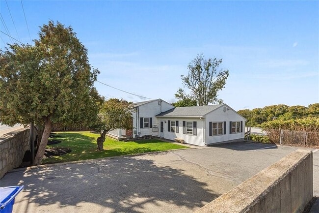 Photo - 3421 Pawtucket Ave