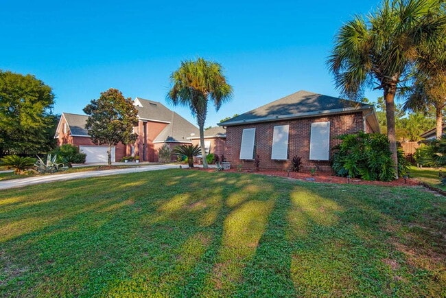 Photo - "Charming 3-Bed Oasis with Pool in Niceville!"