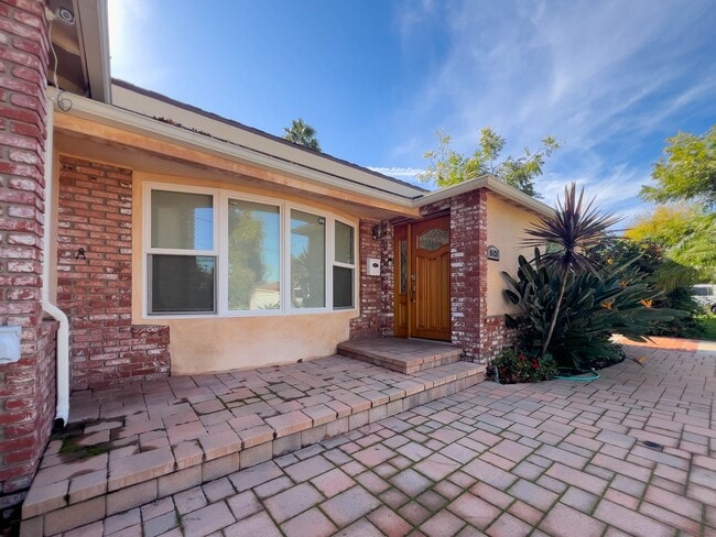 Photo - 15424 Camarillo St Unit 15424