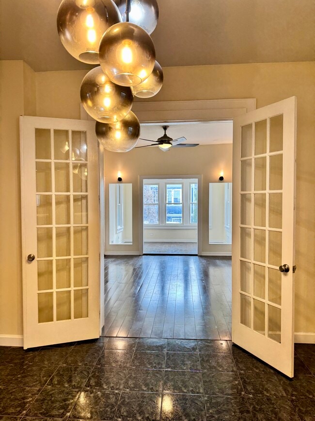 Photo - 1714 N Troy St Unit Apt 1