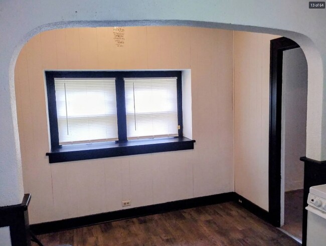 Photo - 214 W New St