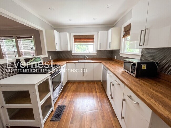 Photo - 1735 Willis Mill Rd SW