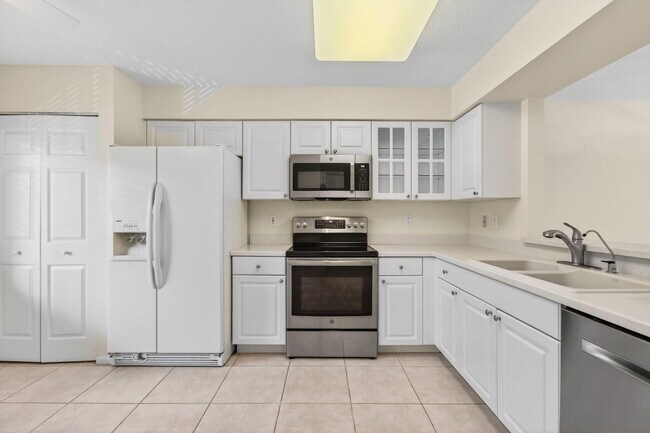 Photo - 5749 Gemstone Ct Unit 308