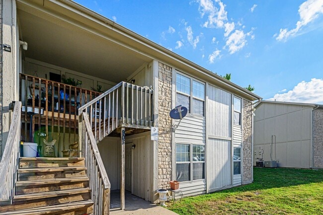 Photo - Charming 2BR/1BA Home in Olathe! Unit D