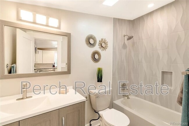 Photo - 2868 Benton St