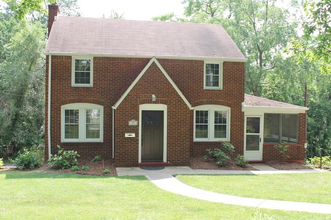 Photo - 300 Barclay Avenue