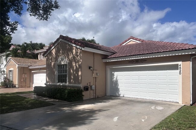 Building Photo - 4820 SW 152nd Way