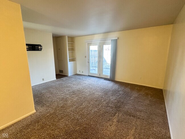 Photo - 601 E Washington St