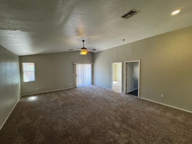 Photo - 3 Bedroom - 2 Bath - 1285 Sq. Ft.  - 2 Car Garage - Marana