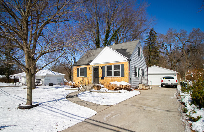 Building Photo - 4764 Thobe Rd Rental