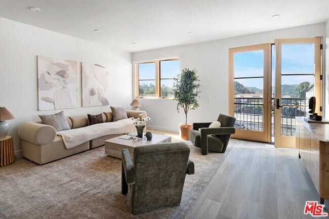 Photo - 6320 Garvanza Ave Unit 211