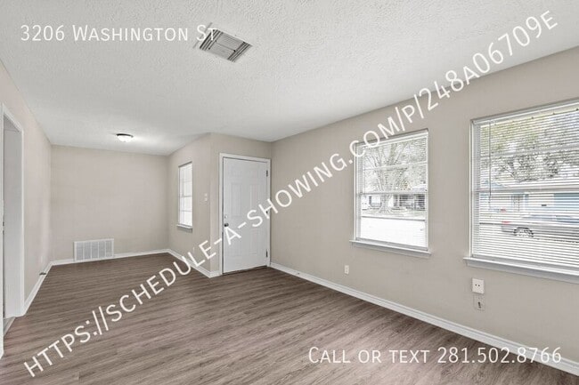Photo - 3206 Washington St