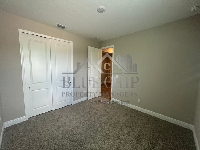 Photo - 1008 British Cir